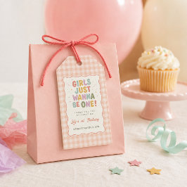 ピンクのギンガムチェックのワンピが好きな女の子は1歳のお誕生日おめでとう! ギフトタグ