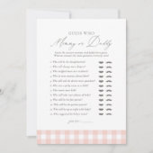 ピンクのギンガム赤ちゃんシャワー誰がママまたはパパ 招待状 (正面)