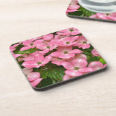 ピンクのクソサドッグウッドの花プリント コースター (左側)