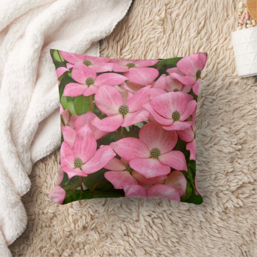 ピンクのクソサドッグウッドの花装飾用クッション クッション (ブランケット)