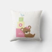 ピンクのクマとおもちゃブロックベビー誕生のお知らせ クッション (裏面)