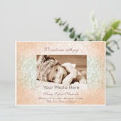 ピンクのクラシックな女の赤ちゃんの誕生の発表 案内状 (スタンド正面)