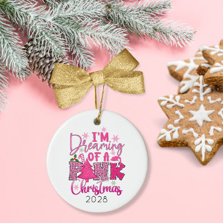 ピンクのクリスマスを夢見ている セラミックオーナメント