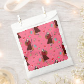 ピンクのクリスマスウィッチベファナゴッサム フェイバーバッグ (クリップ留めされた状態)