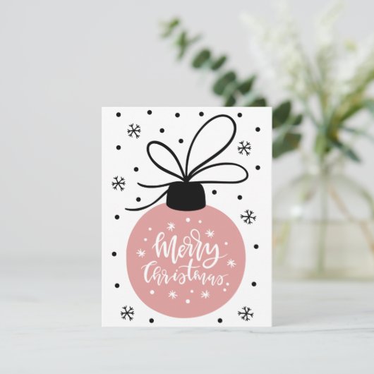 ピンクのクリスマスオーナメントホリデーグリーティングカード シーズンカード (スタンド正面)