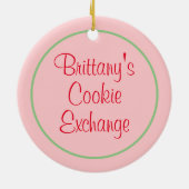 ピンクのクリスマスクッキー交換プレート日付名 セラミックオーナメント (裏面)