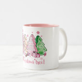 ピンクのクリスマスケーキOhクリスマスツリー ツートーンマグカップ (正面右)