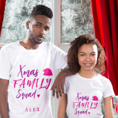 ピンクのクリスマスファミリー分隊サンタパーソナライズされたハット Tシャツ