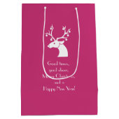 ピンクのクリスマスホワイトトナカイのメッセパーソナライズされたージ ミディアムペーパーバッグ (裏面)