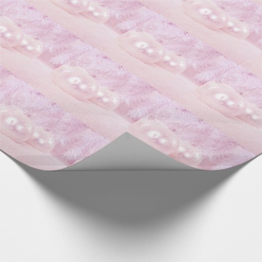 ピンクのクリスマスボールと雪とピンクの背景 ラッピングペーパー (角)