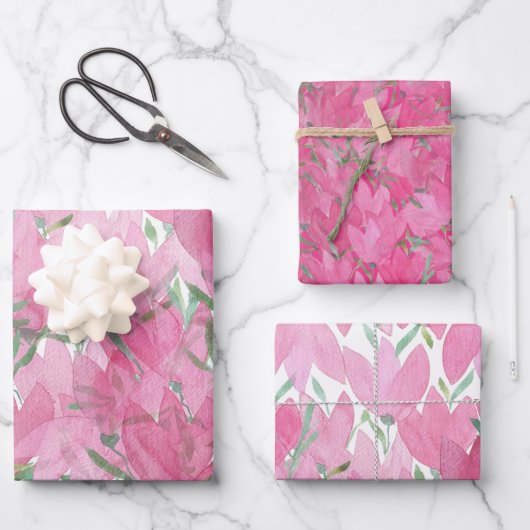 ピンクのクロッカスフィールドの花、水色、パターン ラッピングペーパーシート (正面)