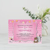 ピンクのグラデーションなシェブロンのベビーの一口は見、 招待状 (スタンド正面)