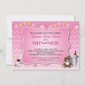 ピンクのグラデーションなシェブロンのベビーの一口は見、 招待状 (正面)