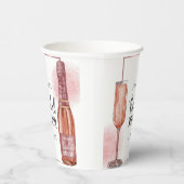 ピンクのグリッターが付いたウェディングシャワーの花びらとプロセッコのグラス 紙コップ (右)