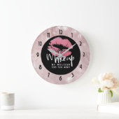 ピンクのグリッターの唇及びばら色の金ゴールドの熱帯葉 ラージ壁時計 (ホーム)