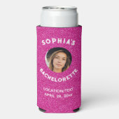 ピンクのグリッターバカレットパーティーの好意ブライド写真 スリム缶クーラー (Seltzer裏面)