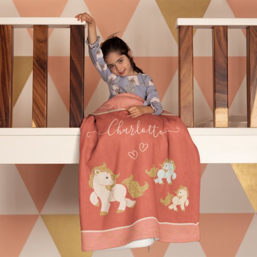 ピンクのグリッターポニーとファーストネーム小さな女の子 フリースブランケット