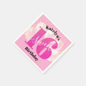 ピンクのグリッター甘い16誕生日バルーンのスクリプト スタンダードカクテルナプキン (角)