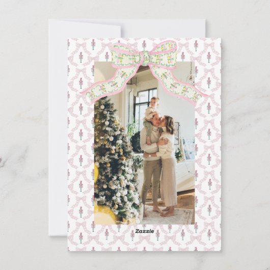 ピンクのコケットの弓のナッ名門私立校風のククラッカークリスマス シーズンカード (裏面)