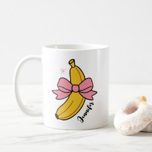ピンクのコケット名の可愛いパーソナライズされたバナナ コーヒーマグカップ