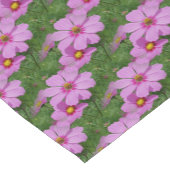 ピンクのコスモス花の自然模様 ショートテーブルランナー (コーナー)