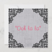 ピンクのコルセット及び黒いレースのランジェリーのブライダルシャワー 招待状 (裏面)