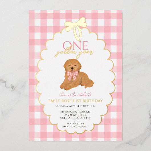 ピンクのゴールデンドゥードル子犬のパーティー 1歳の誕生日 箔招待状 (正面)