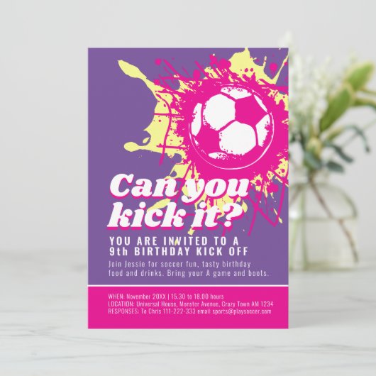 ピンクのサッカーボール誕生日パーティーをキックできるか 招待状 (スタンド正面)