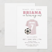 ピンクのサッカーユニフォーム 女子 7歳の誕生日パーティー スポーツ 招待状 (正面/裏面)
