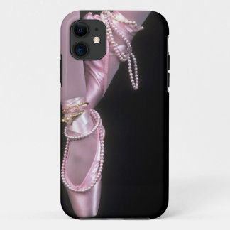 ピンクのサテンのバレエのつま先靴 iPhone 11 ケース