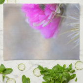 ピンクのサボテンの花が咲く キッチンタオル (折り畳み)