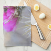 ピンクのサボテンの花が咲く キッチンタオル (四つ折り)