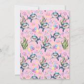 ピンクのサメの誕生日パーティー招待状 招待状 (裏面)