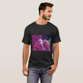 ピンクのサンゴの中のタツノオトシゴ Tシャツ (正面フル)