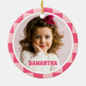 ピンクのサンタクロースのクリスマスピンクの格子模様の子供たちの写真 セラミックオーナメント (裏面)