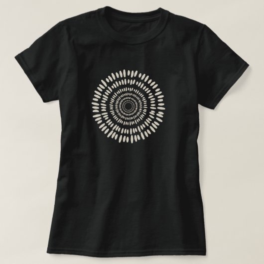 ピンクのサンバースト抽象スパイラル Tシャツ (デザイン正面)