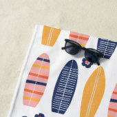 ピンクのサーフボードと花をサーフアップ ビーチタオル (インサイチュ)