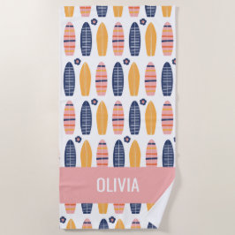 ピンクのサーフボードと花をサーフアップ ビーチタオル