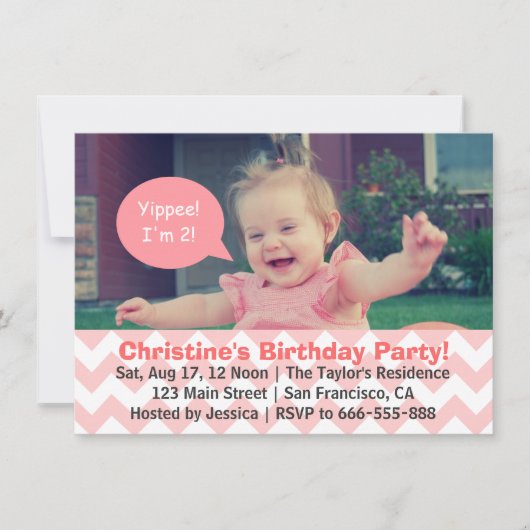 ピンクのシェブロンの女の子の誕生日、吹き出し、2歳 招待状 (正面)