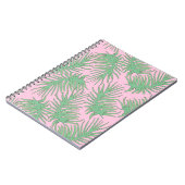 ピンクのシダの枝。 ノートブック (左側)