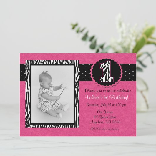 ピンクのシマウマのプリントの女の子の第1誕生日の招待状 招待状 (スタンド正面)