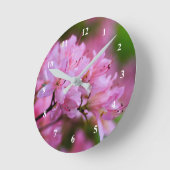 ピンクのシャクナゲ ラウンド壁時計 (傾斜)