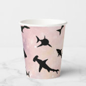 ピンクのシャドーフィッシュサメのグラデーション銀河系宇宙 紙コップ (裏面)