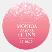ピンクのシャンパンが泡を輝結婚かせるステッカー ラウンドシール (正面)