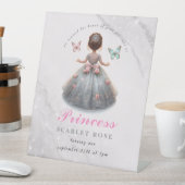 ピンクのシルバー姫のドレス おとぎ話の誕生日パーティー 台座サイン (インサイチュ)