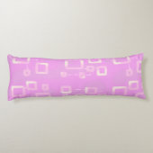 ピンクのジオメトリックストライプス ボディピロー (裏面)