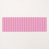 ピンクのジオメトリックストライプス ヨガマット (裏面(横))