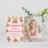ピンクのジンジャーブレッド飾クッキーの誕生日写真 招待状 (スタンド正面)