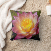 ピンクのスイレン写真 クッション (ブランケット)