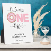 ピンクのスウィートリトルミス 1歳の誕生日 フォトプラーク (側面)